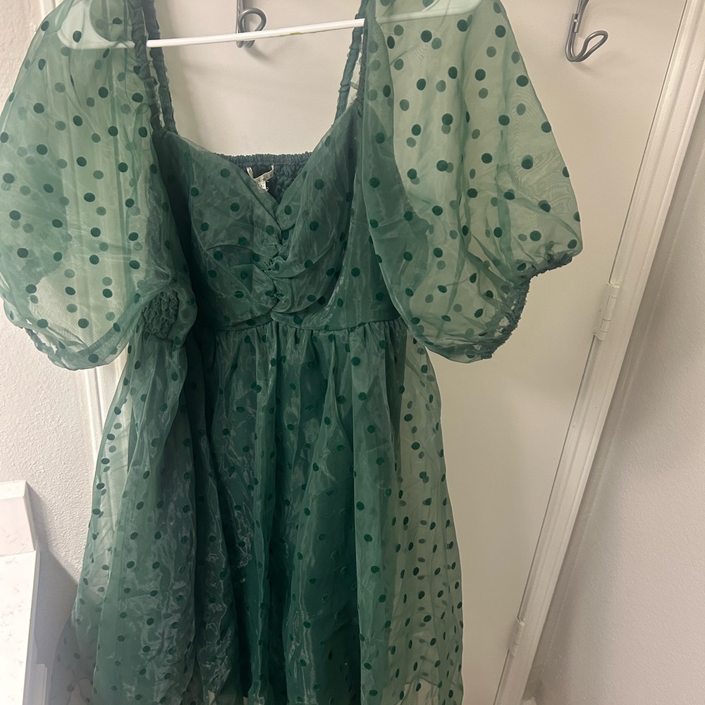 Size 1X Green Polka Dot Puff Sleeve Dress